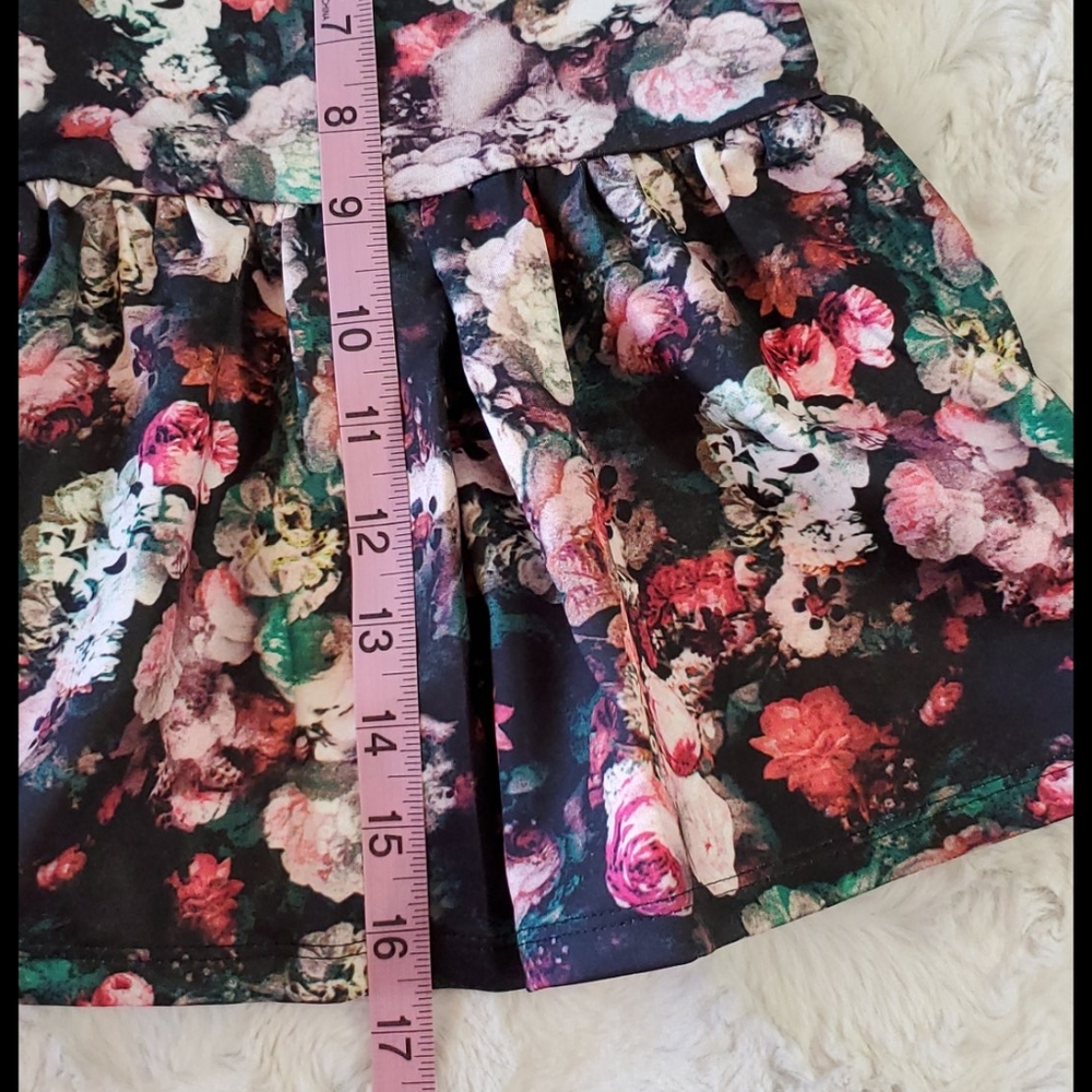 RENAMED Floral rose graphic print skirt Lg. ruffle bottom layer swingy - Picture 7 of 8